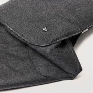 RARE Lululemon Comflort Pack Pillow Blanket Heathered Black  Cashmere Ne…